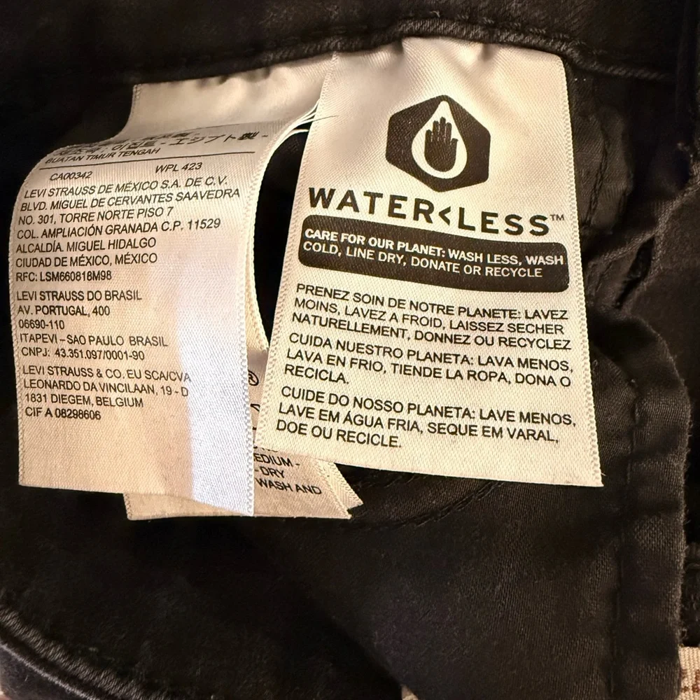 Levi's Black Flare Women's Jeans - Picture 4 of 4